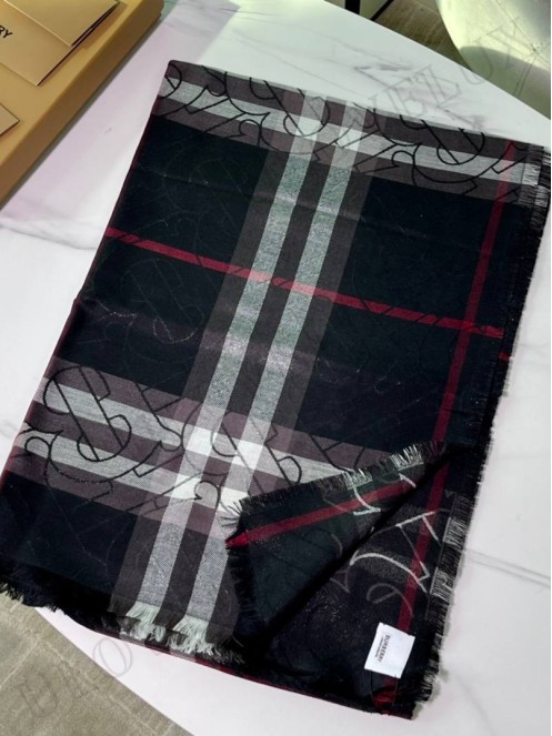 Burberry scarf 3