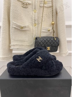 Chanel slippers 4