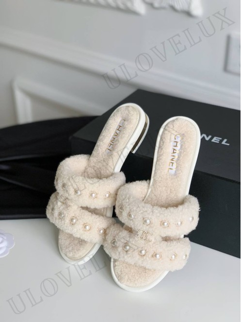 Chanel slippers 10