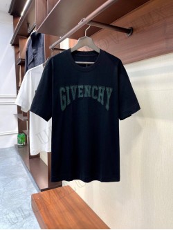 Givenchy T-Shirt 7