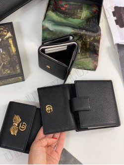 Gucci wallet 2