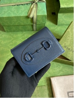 Gucci wallet 11