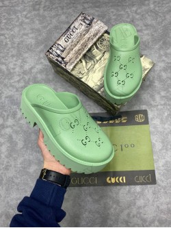 Gucci flip-flop 20