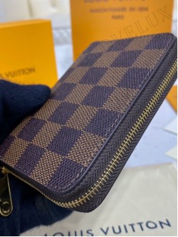 LV wallet 22