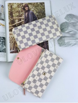 LV wallet 2