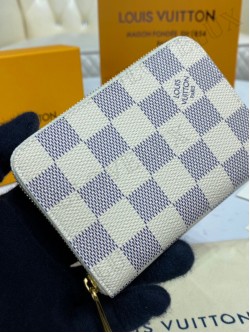 LV wallet 19