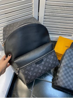 LV backpack 8