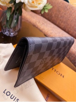 LV wallet 14