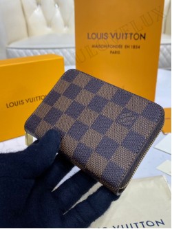 LV wallet 22