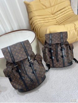 LV backpack 42