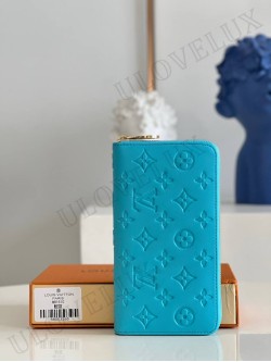 LV wallet 23