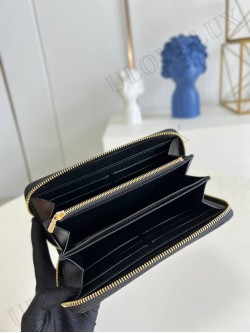 LV wallet 25