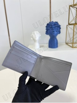 LV wallet 27