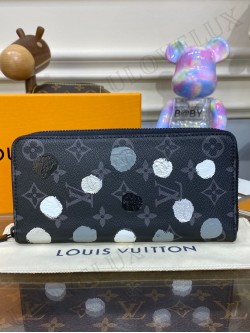 LV wallet 42