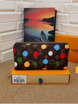 LV wallet 51