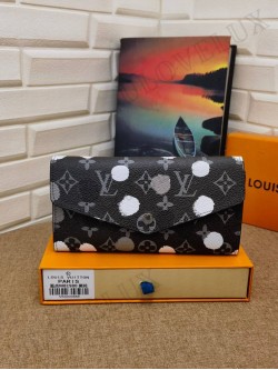 LV wallet 52