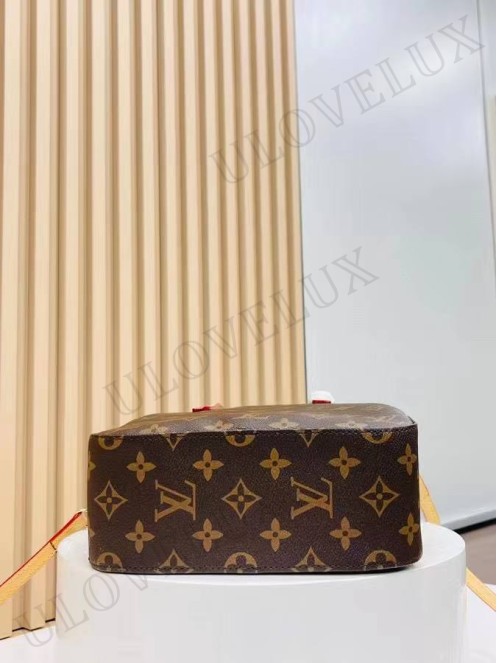 LV bag 335