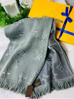 LV scarf 5