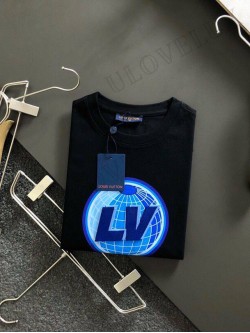 LV T-Shirt 32