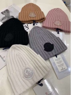 Moncler hat 1