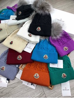 Moncler hat 5