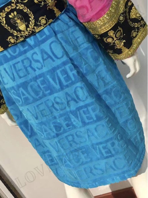 Versace robe 1