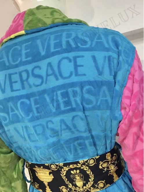 Versace robe 1